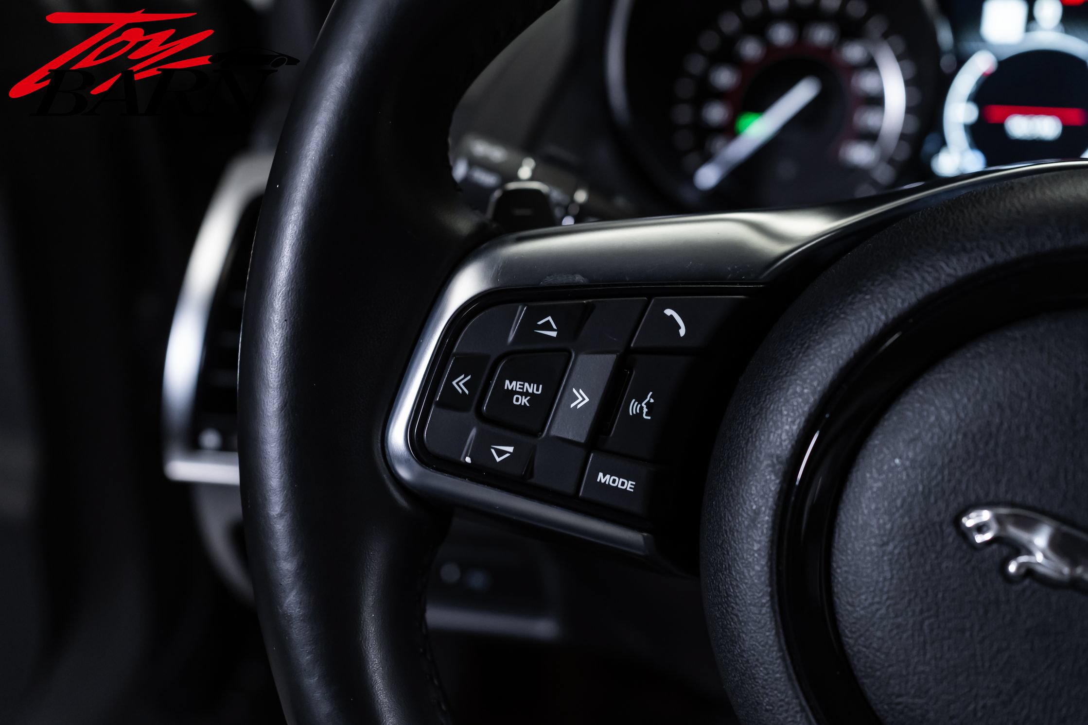 Used 2019 Jaguar F-TYPE Coupe RWD image 26