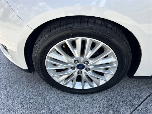 Used 2017 Ford Focus Titanium w/ Titanium Technology Package image 10