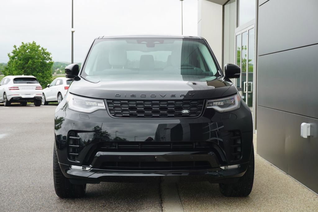New 2025 Land Rover Discovery Dynamic SE image 5