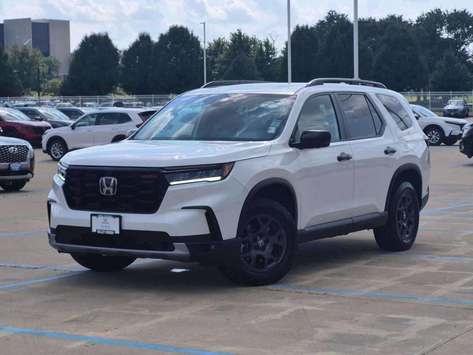 Certified 2025 Honda Pilot TrailSport image 2
