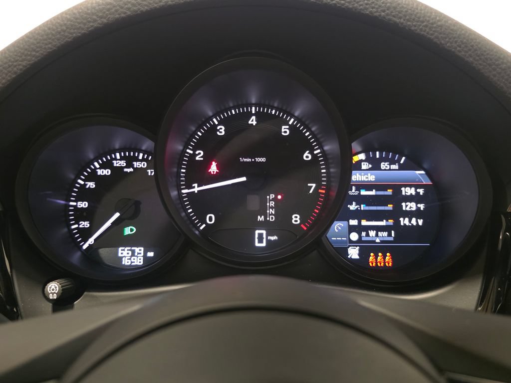 Certified 2026 Porsche Macan AWD/4WD image 29