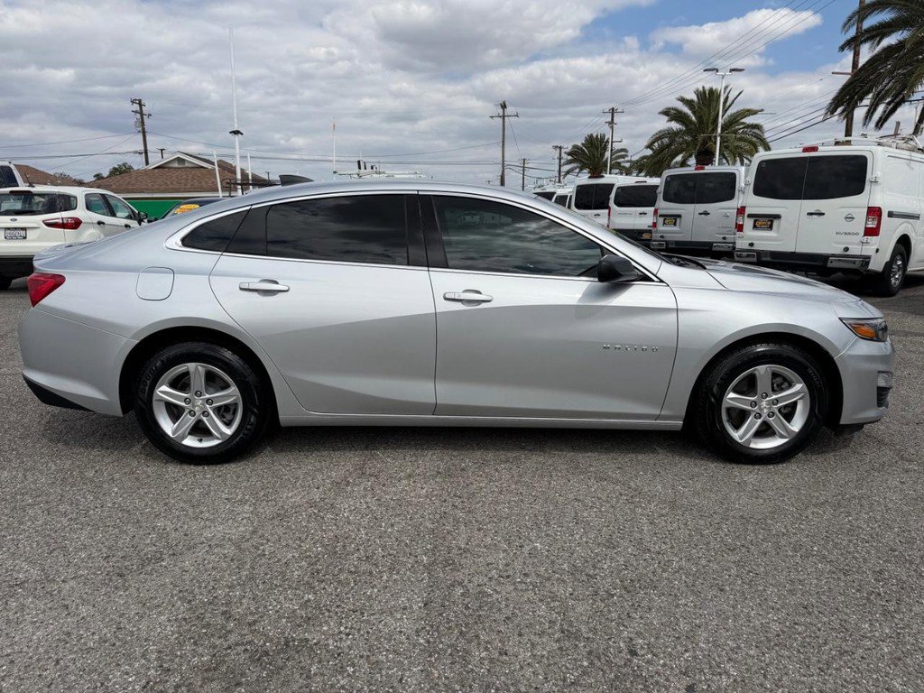 Used 2021 Chevrolet Malibu LS FWD image 4