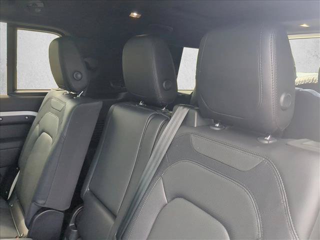 Used 2024 Land Rover Defender 130 X-Dynamic SE AWD/4WD image 20