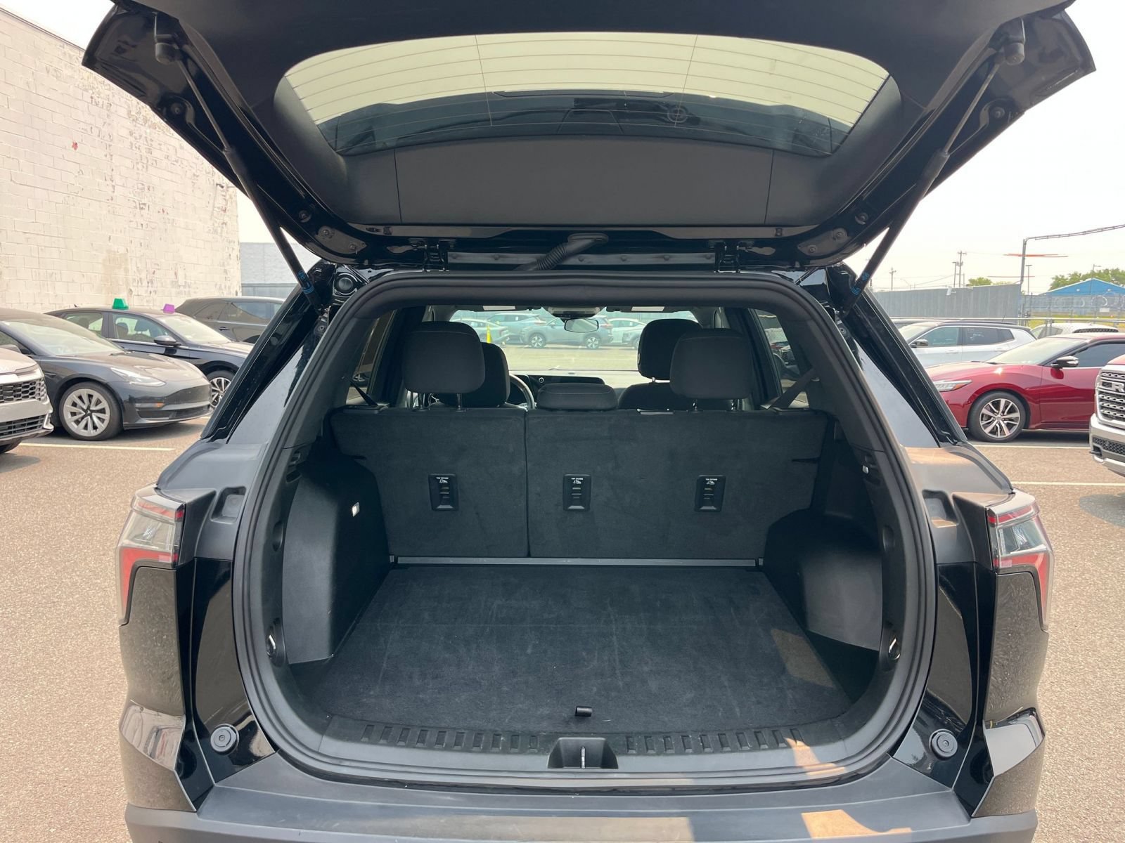 Used 2025 Chevrolet Equinox LT FWD image 31
