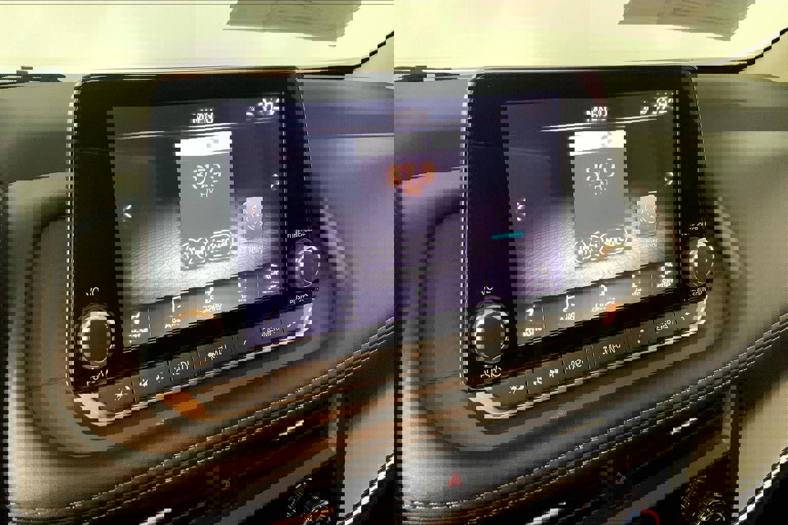 Used 2025 Nissan Rogue SV image 6