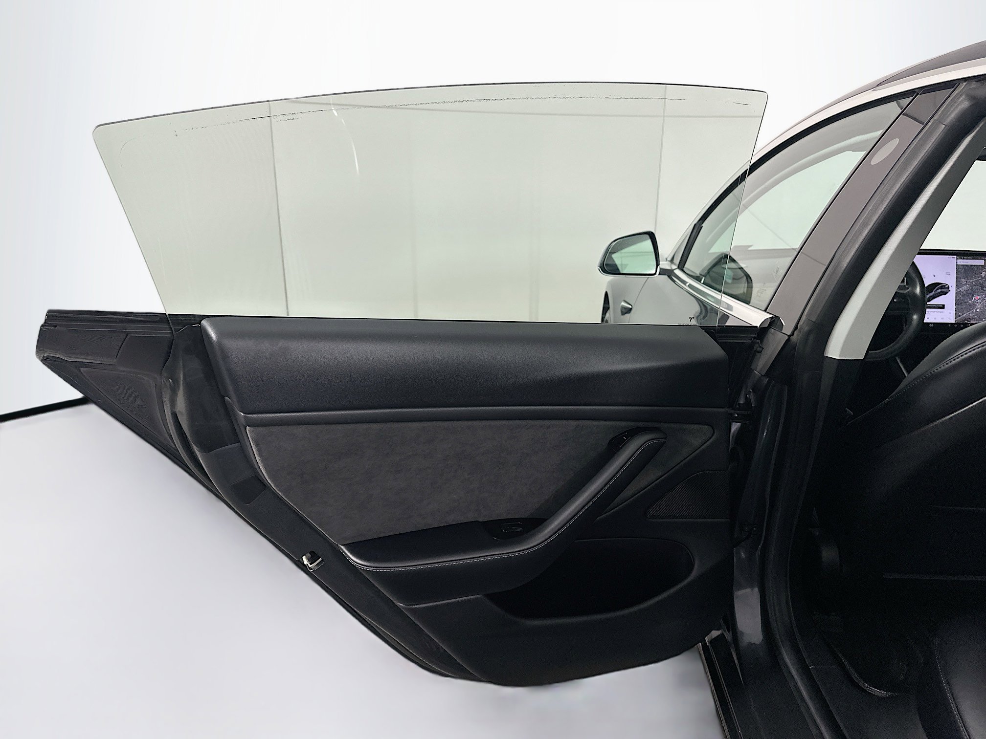 Used 2018 Tesla Model 3 Long Range RWD image 26