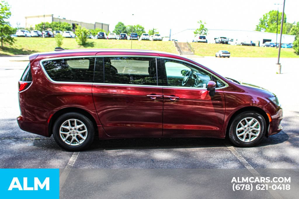 Used 2023 Chrysler Voyager LX FWD image 8
