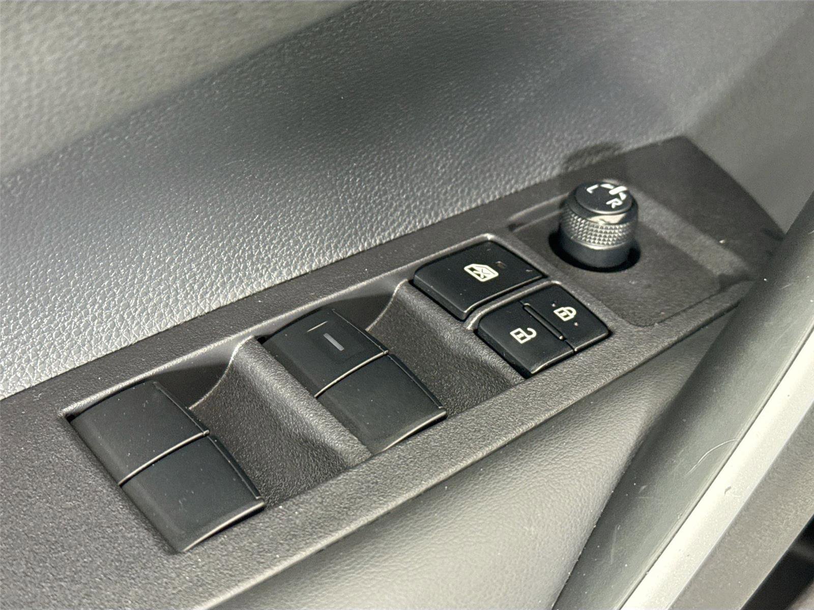 Certified 2025 Toyota Corolla SE image 28