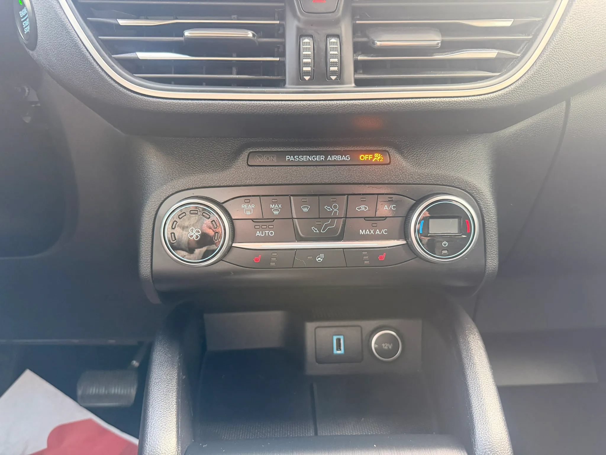 Used 2020 Ford Escape SEL AWD/4WD image 16