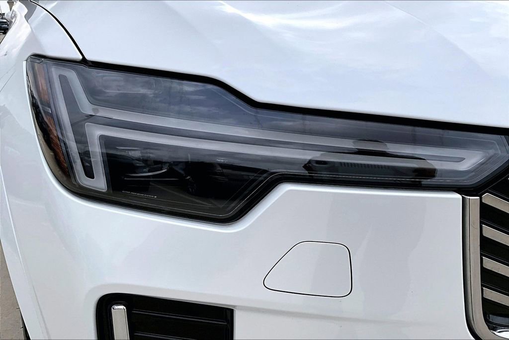 Certified 2025 Volvo XC90 T8 Plus w/ Protection Package Premier image 39