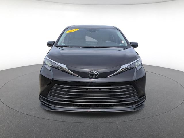 Used 2026 Toyota Sienna LE FWD image 9