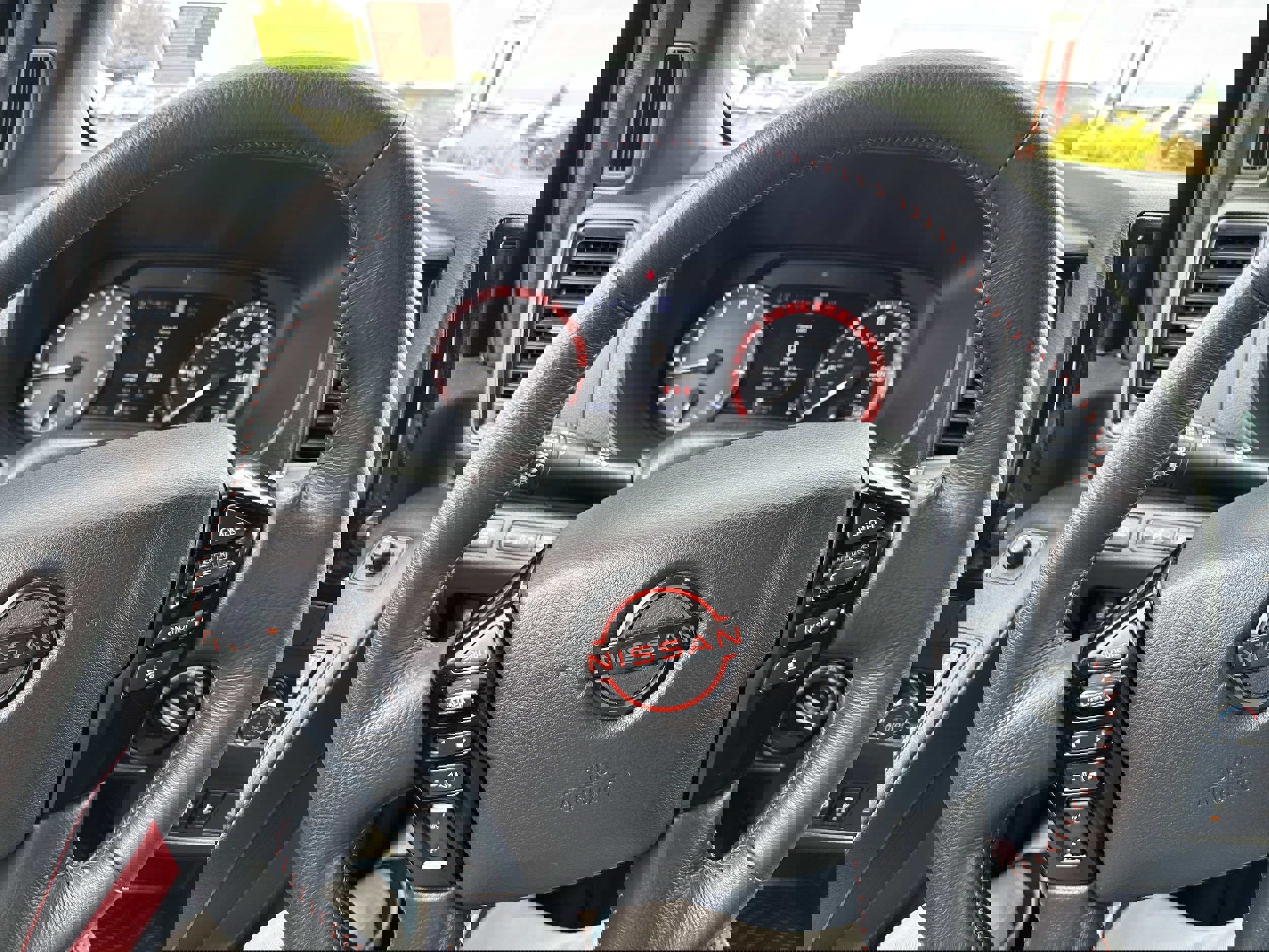 Used 2023 Nissan Frontier PRO-4X w/ Pro Convenience Package image 13