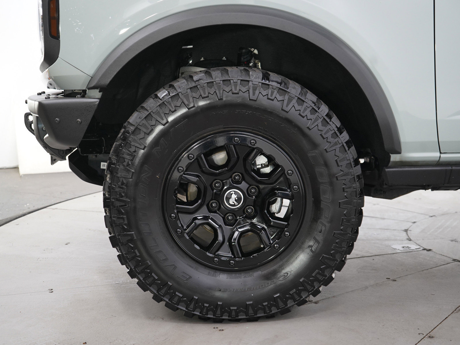 Used 2021 Ford Bronco Black Diamond image 29