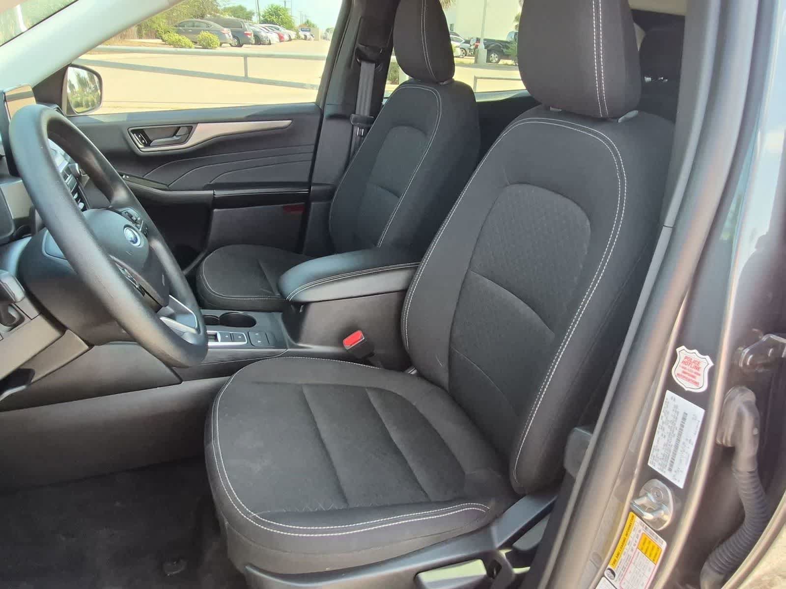 Used 2025 Ford Escape Active AWD/4WD image 18