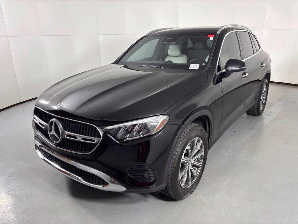 Used 2025 Mercedes-Benz GLC 300 image 4