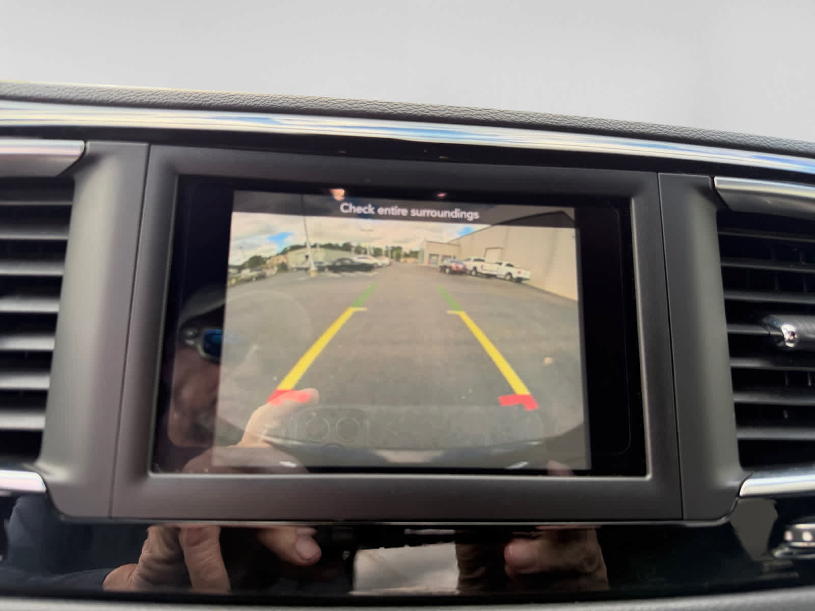 Used 2020 Chrysler Pacifica Touring w/ S Appearance Package FWD image 20
