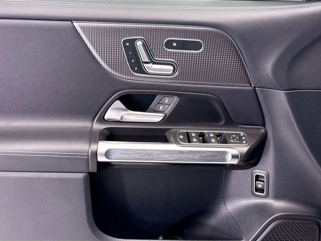 Certified 2023 Mercedes-Benz GLB 250 image 21