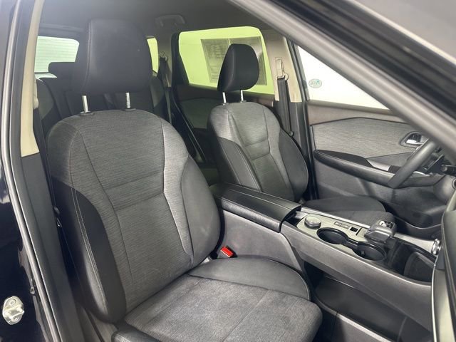 Used 2023 Nissan Rogue SV image 15