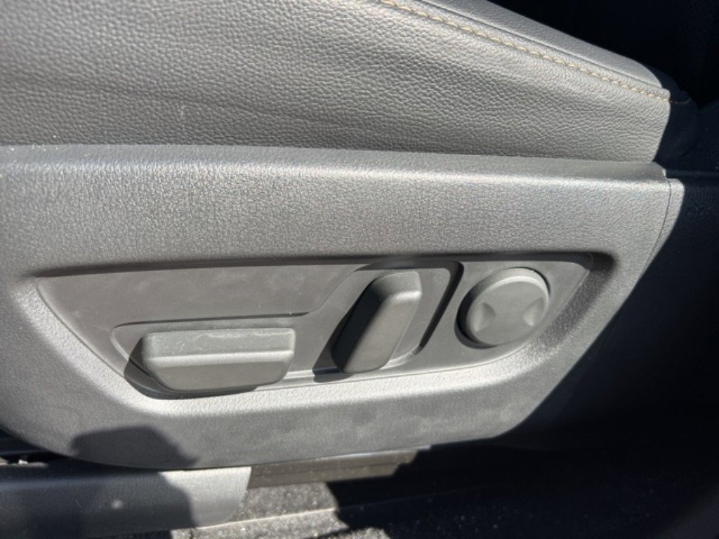 Certified 2024 MAZDA CX-90 Plug-In Hybrid w/ Premium Pkg image 18