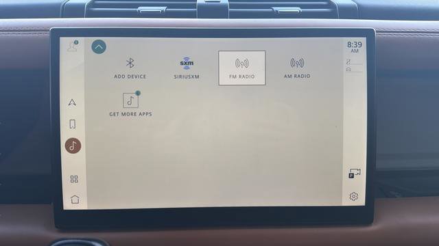 Used 2023 Land Rover Defender 130 SE image 40