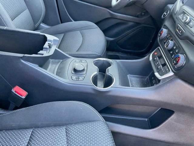 Certified 2022 GMC Terrain SLE w/ Driver Convenience Package FWD image 17