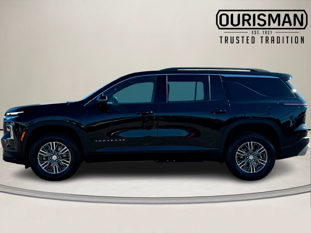 Used 2024 Chevrolet Traverse LT image 3