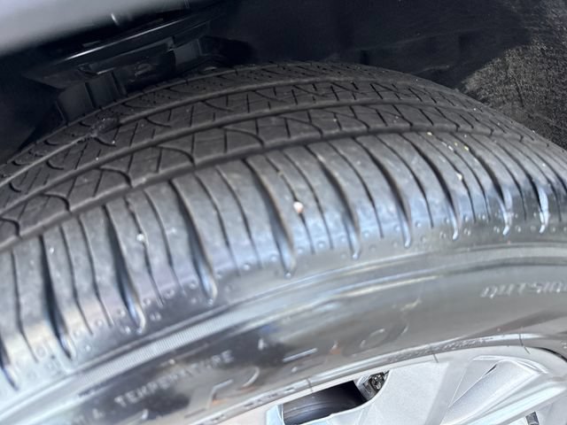 Used 2022 Ford Explorer XLT w/ Equipment Group 202A RWD image 27
