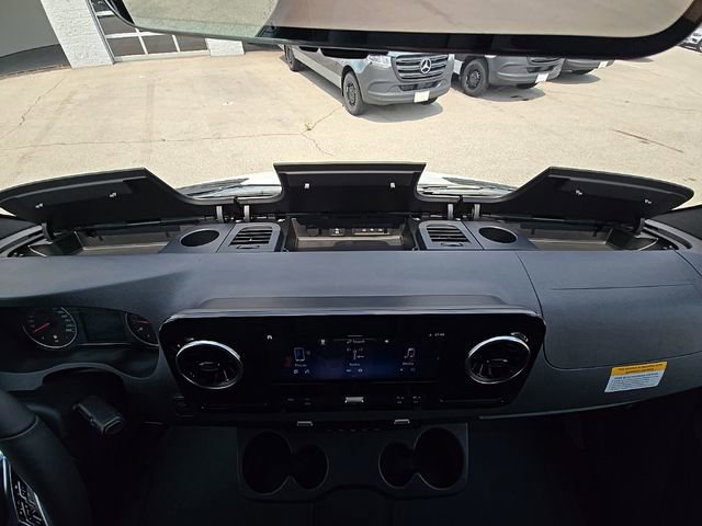 New 2025 Mercedes-Benz Sprinter 4500 image 21