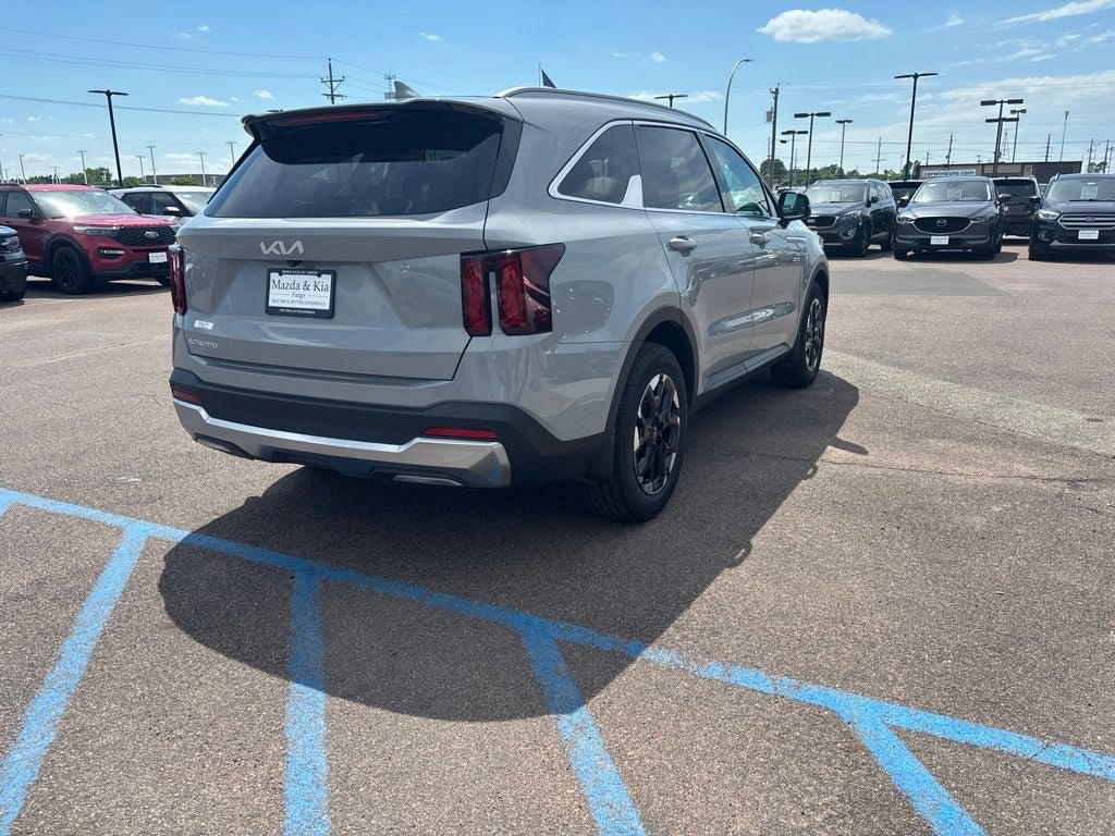 Used 2025 Kia Sorento S w/ Panoramic Sunroof Package FWD image 5