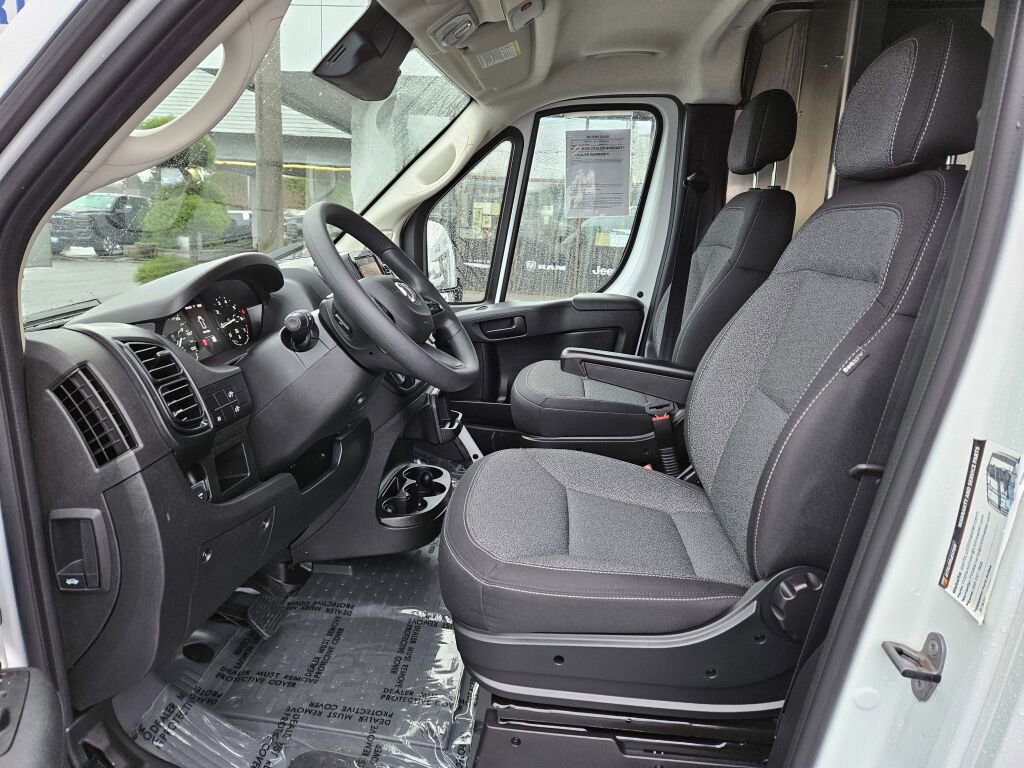 Used 2025 RAM ProMaster 2500 w/ Convenience Group image 16