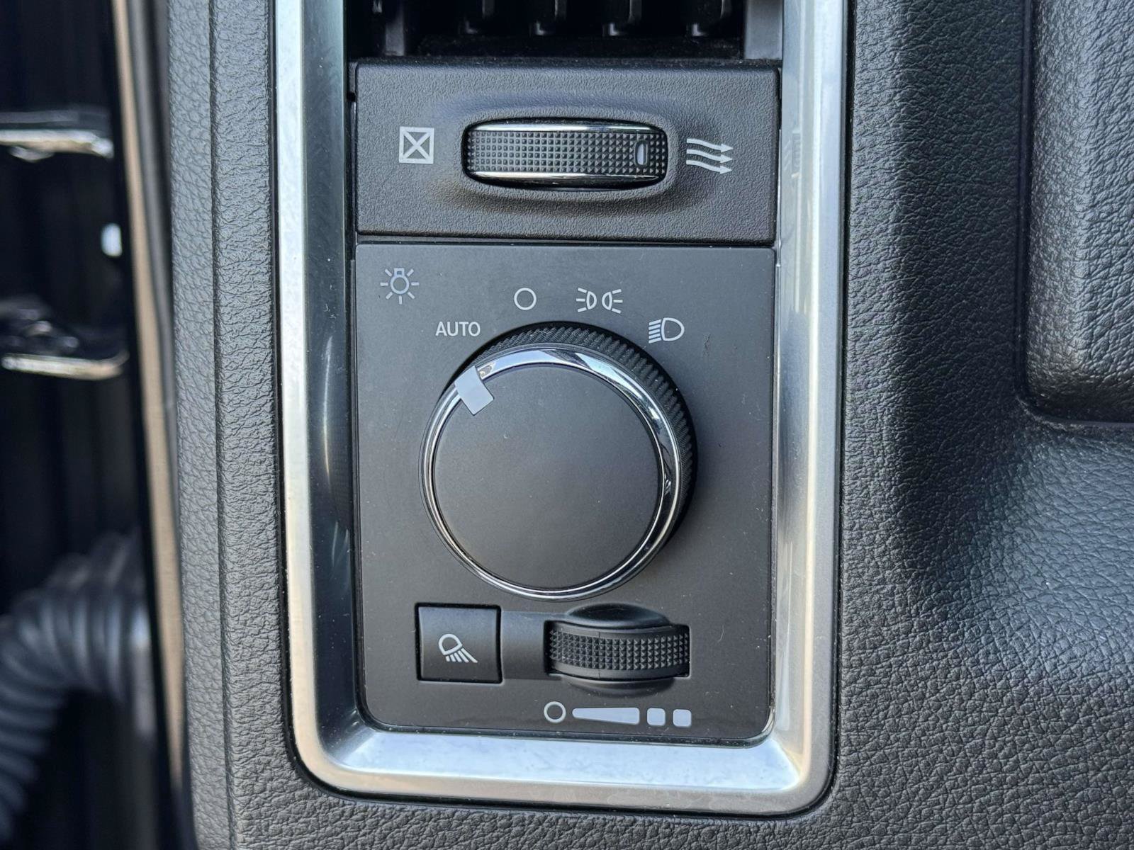 Used 2023 RAM 1500 Warlock w/ Electronics Group AWD/4WD image 9