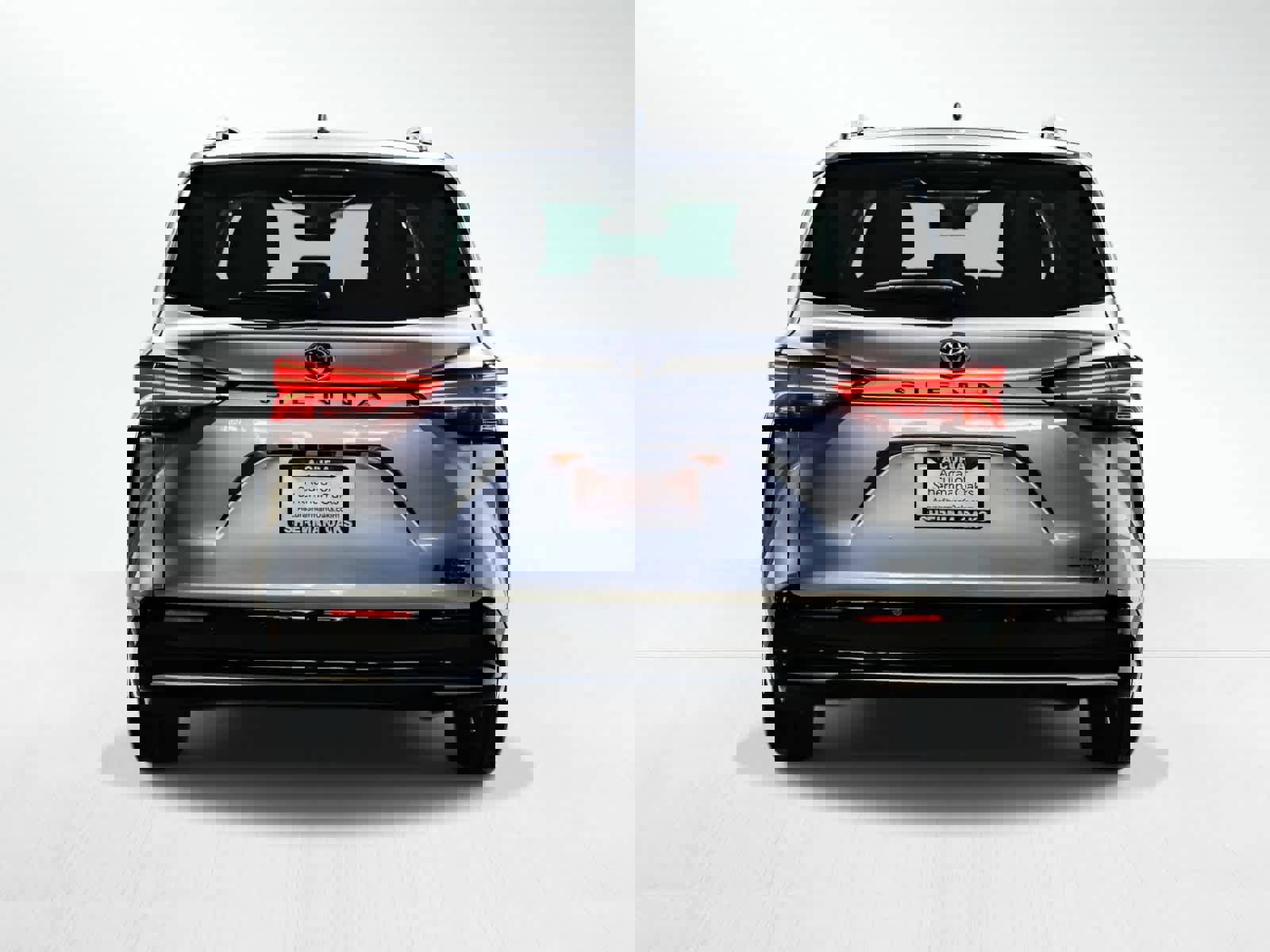 Used 2021 Toyota Sienna Limited image 3