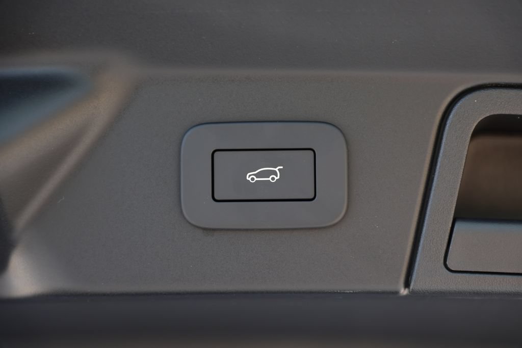 New 2026 Land Rover Range Rover Velar Dynamic SE AWD/4WD image 8