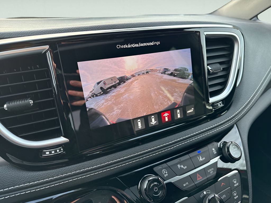New 2026 Chrysler Pacifica Limited w/ Uconnect Theater Family Group AWD/4WD image 37