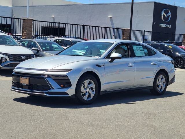 New 2026 Hyundai Sonata SE FWD image 2