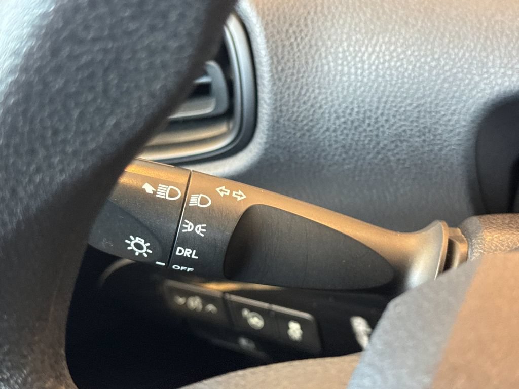 Used 2022 Toyota Prius LE FWD image 31