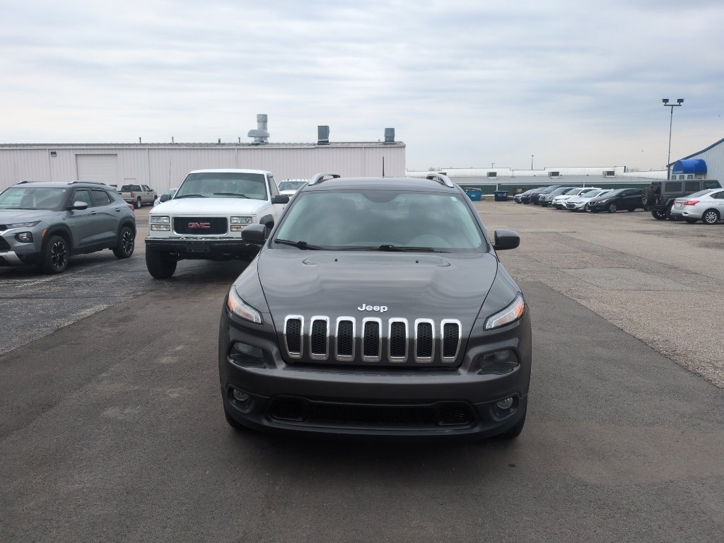 Used 2016 Jeep Cherokee Latitude w/ Comfort/Convenience Group image 3
