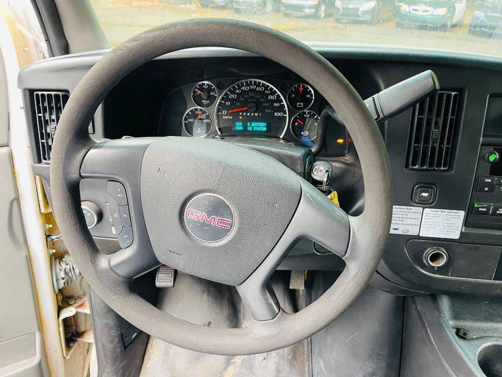 Used 2014 GMC Savana 3500 Extended RWD image 19