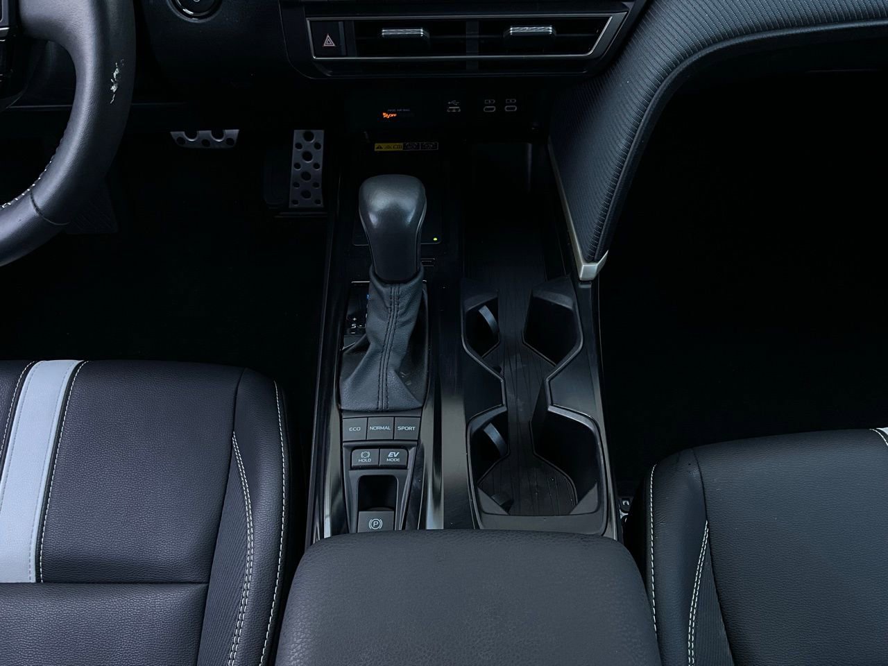 Used 2025 Toyota Camry SE image 15
