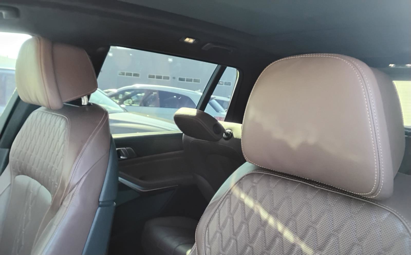 Used 2023 BMW X7 M60i w/ Executive Package image 19