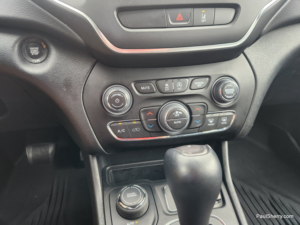 Used 2022 Jeep Cherokee Latitude Lux w/ Mopar Interior Package AWD/4WD image 35