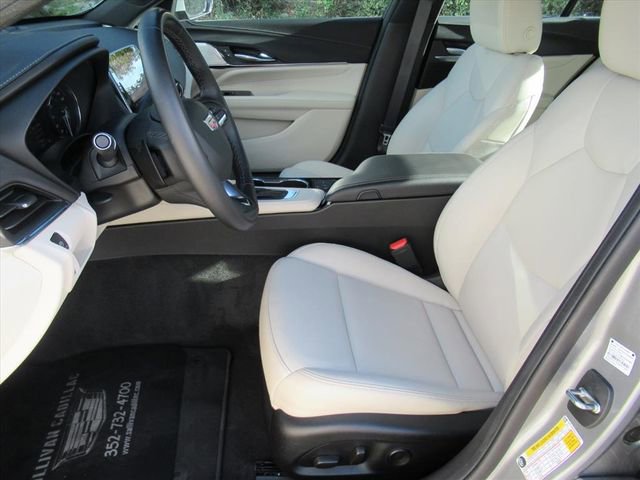 Used 2023 Cadillac CT4 Luxury w/ Sun And Sound Package image 17