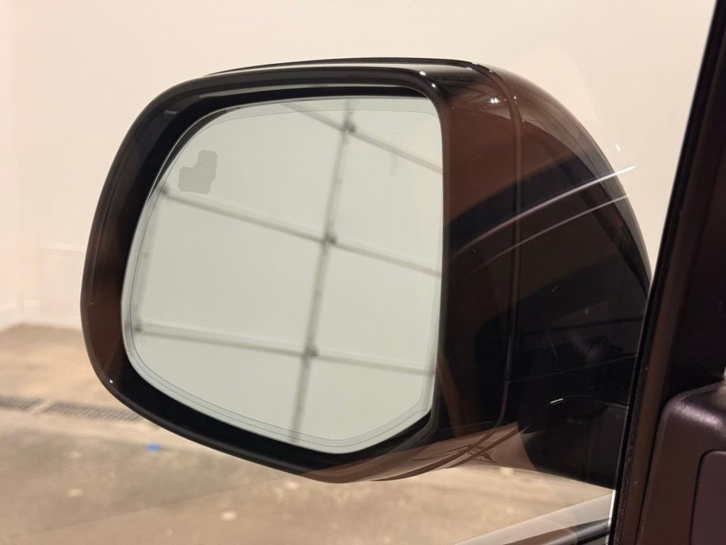 Used 2025 Land Rover Range Rover SE image 11