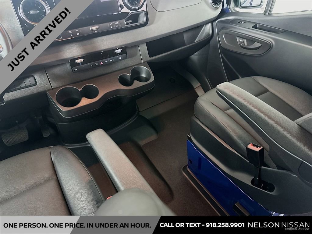 Used 2024 Mercedes-Benz Sprinter 2500 image 21