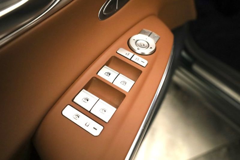 Used 2024 Genesis GV70 2.5T w/ Advanced Package image 10