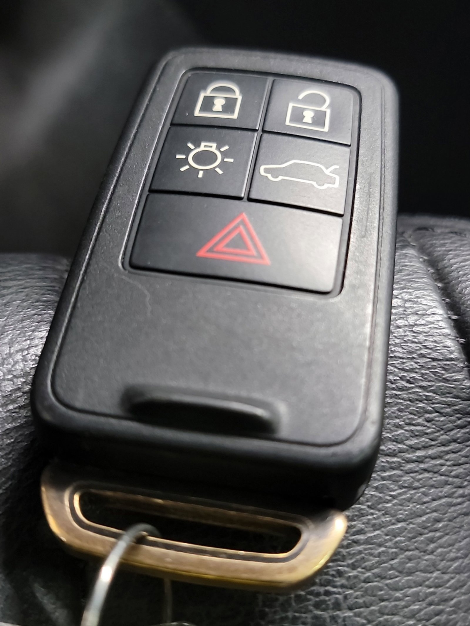 Used 2018 Volvo S60 T5 Inscription Platinum image 32