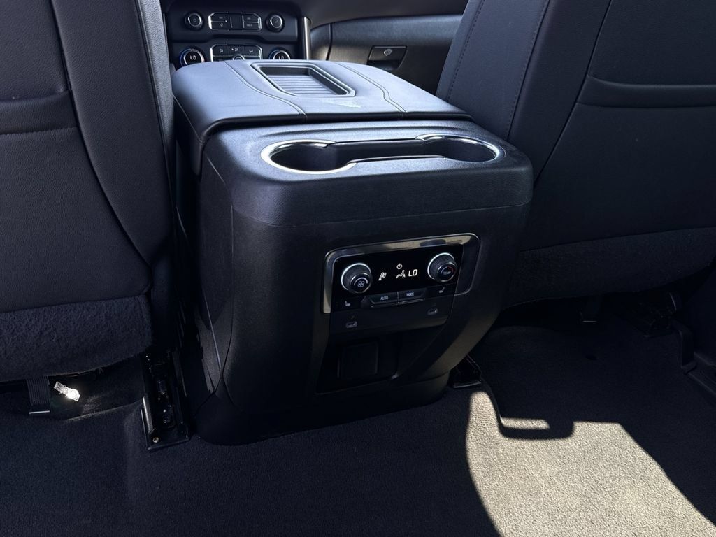 Used 2022 Chevrolet Suburban High Country AWD/4WD image 25