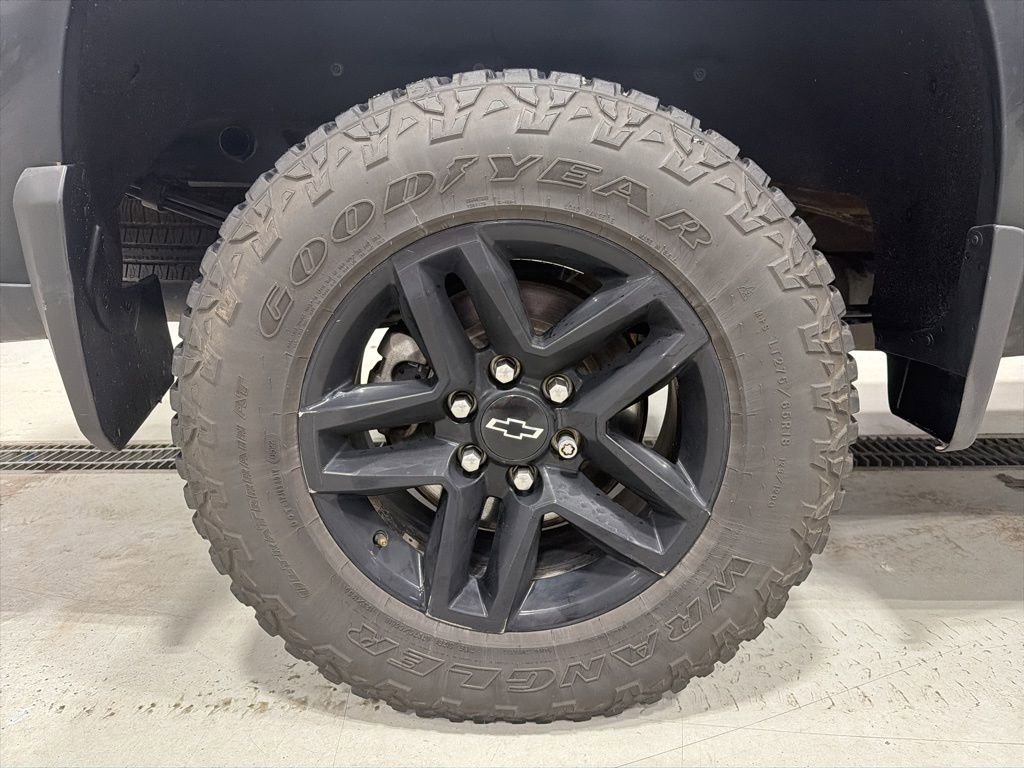 Used 2019 Chevrolet Silverado 1500 LT Trail Boss image 18