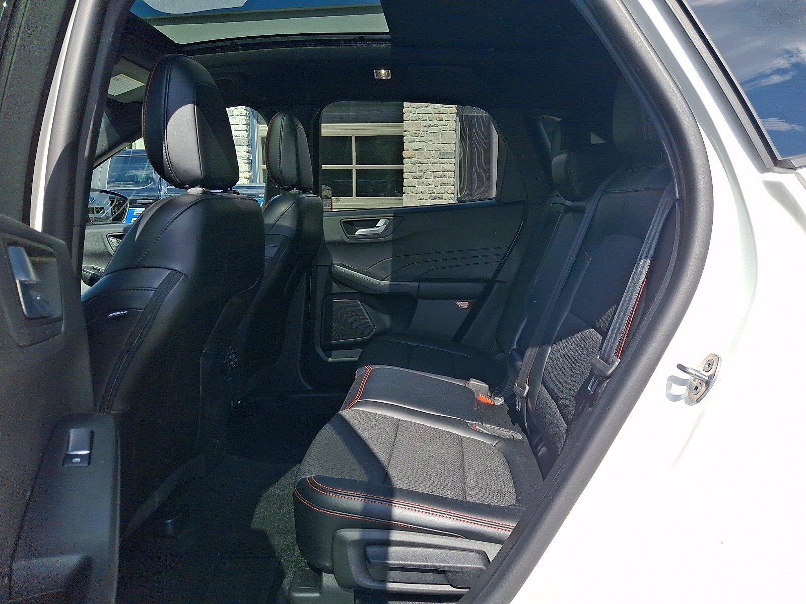 Used 2023 Ford Escape ST-Line AWD/4WD image 10