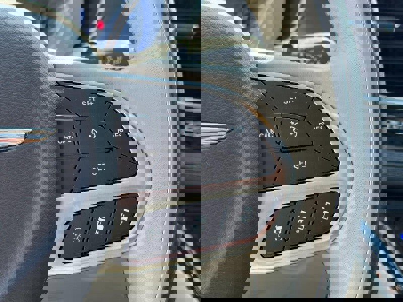 Used 2019 Chrysler Pacifica Limited w/ Tire & Wheel Group image 21